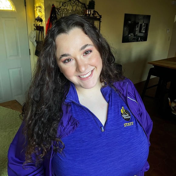 Meet your Posher, Julia - Picture 1 of 1